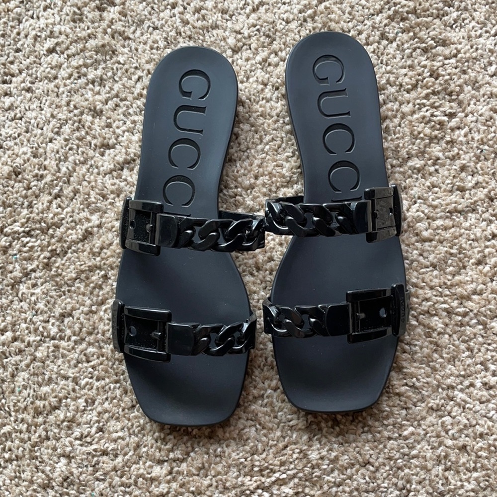 Selling size 36eu, size 6 American Gucci sandals.